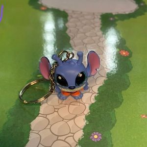 Disney doorables stitch keychain